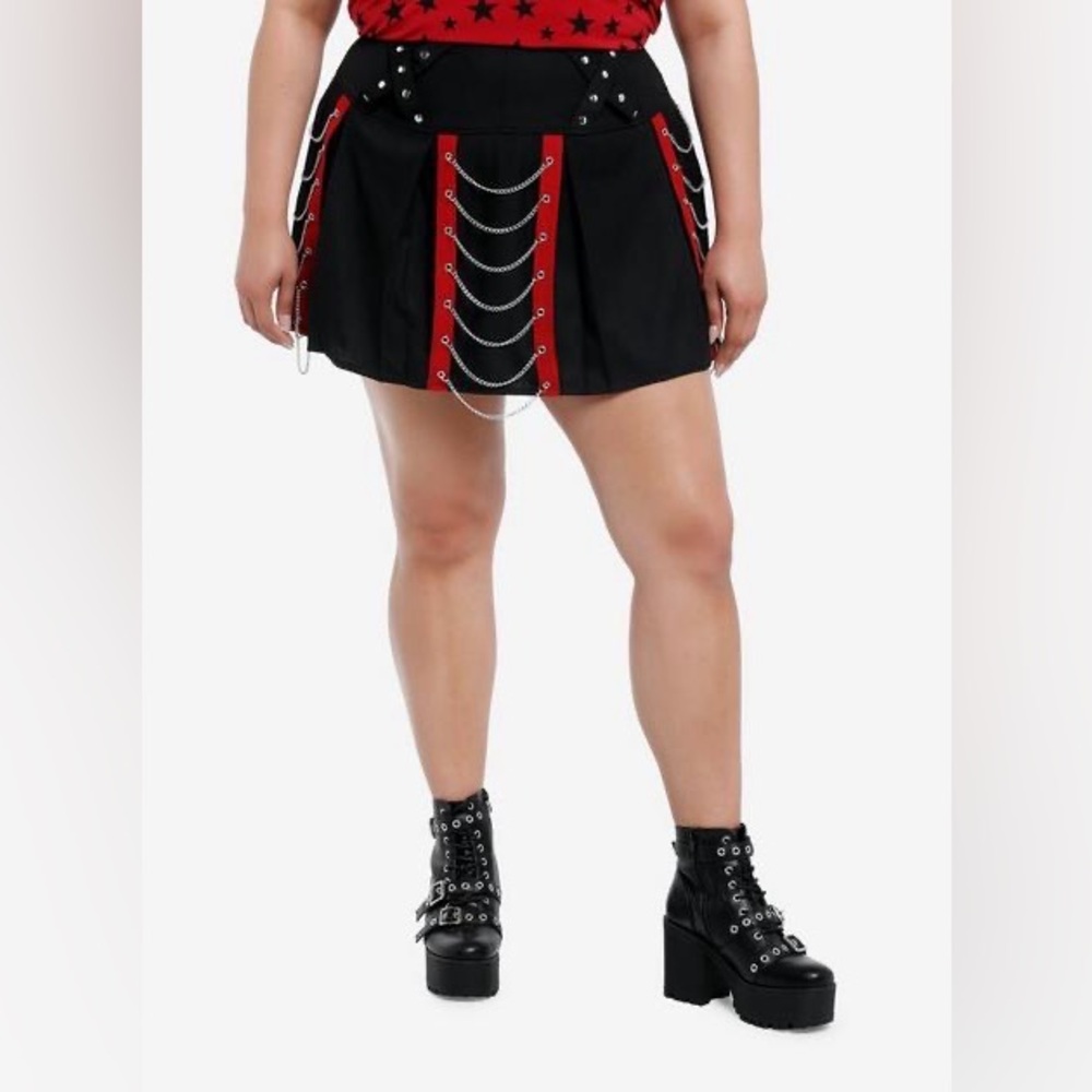 Hot Topic Black and Red Mini Skirt